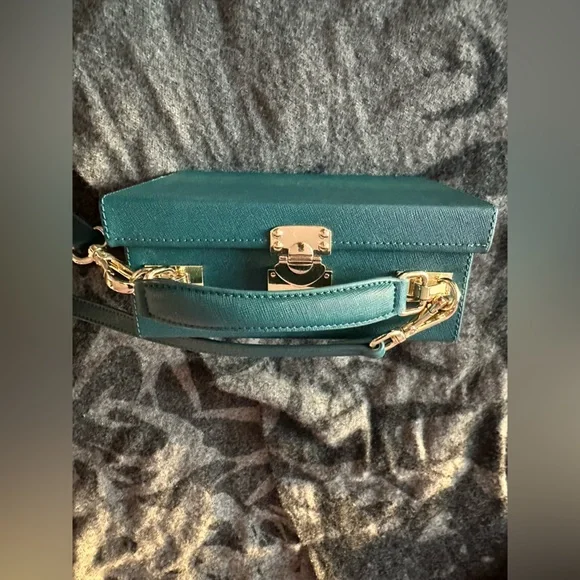 Tde. Box Bag - Picture 2 of 7